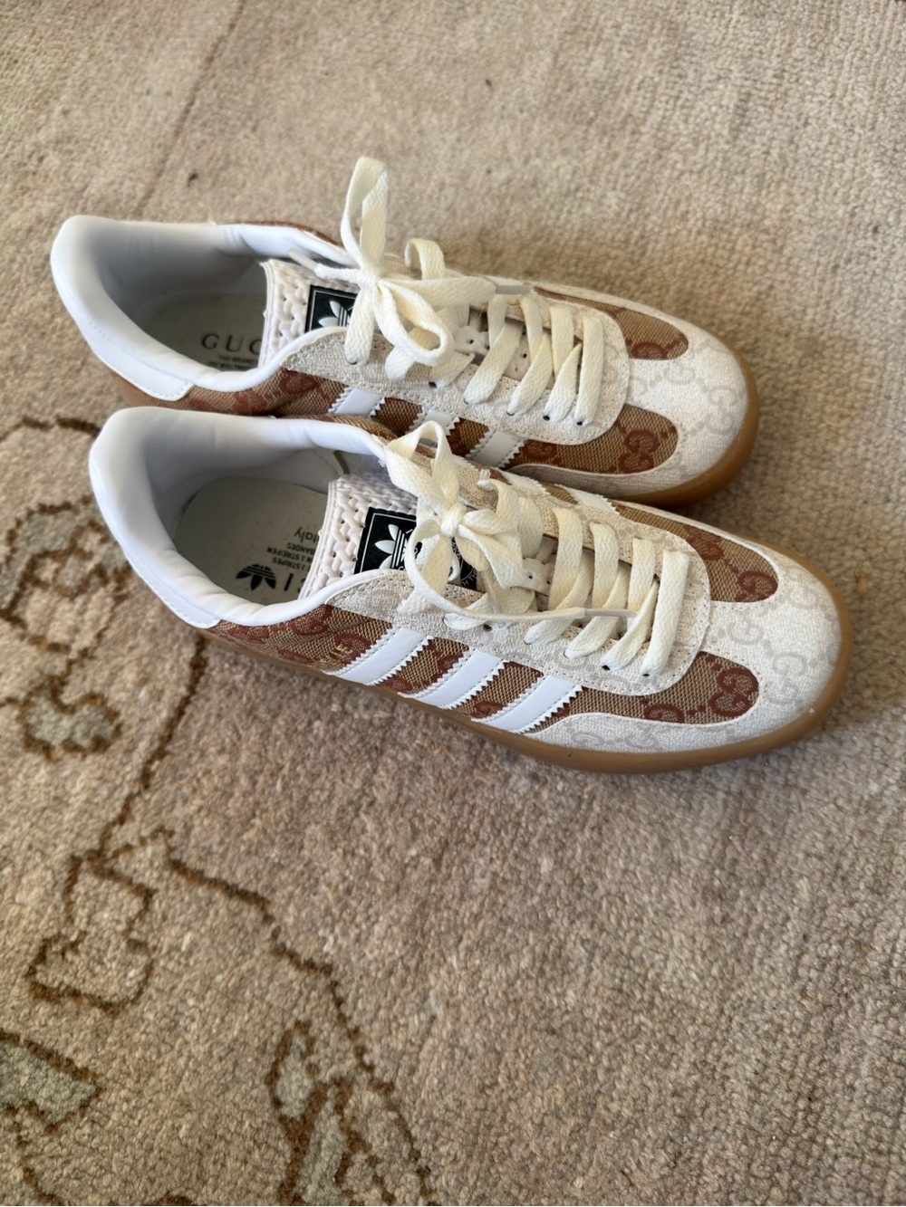 Gucci x Adidas gazelle sneakers - Picture 3 of 5